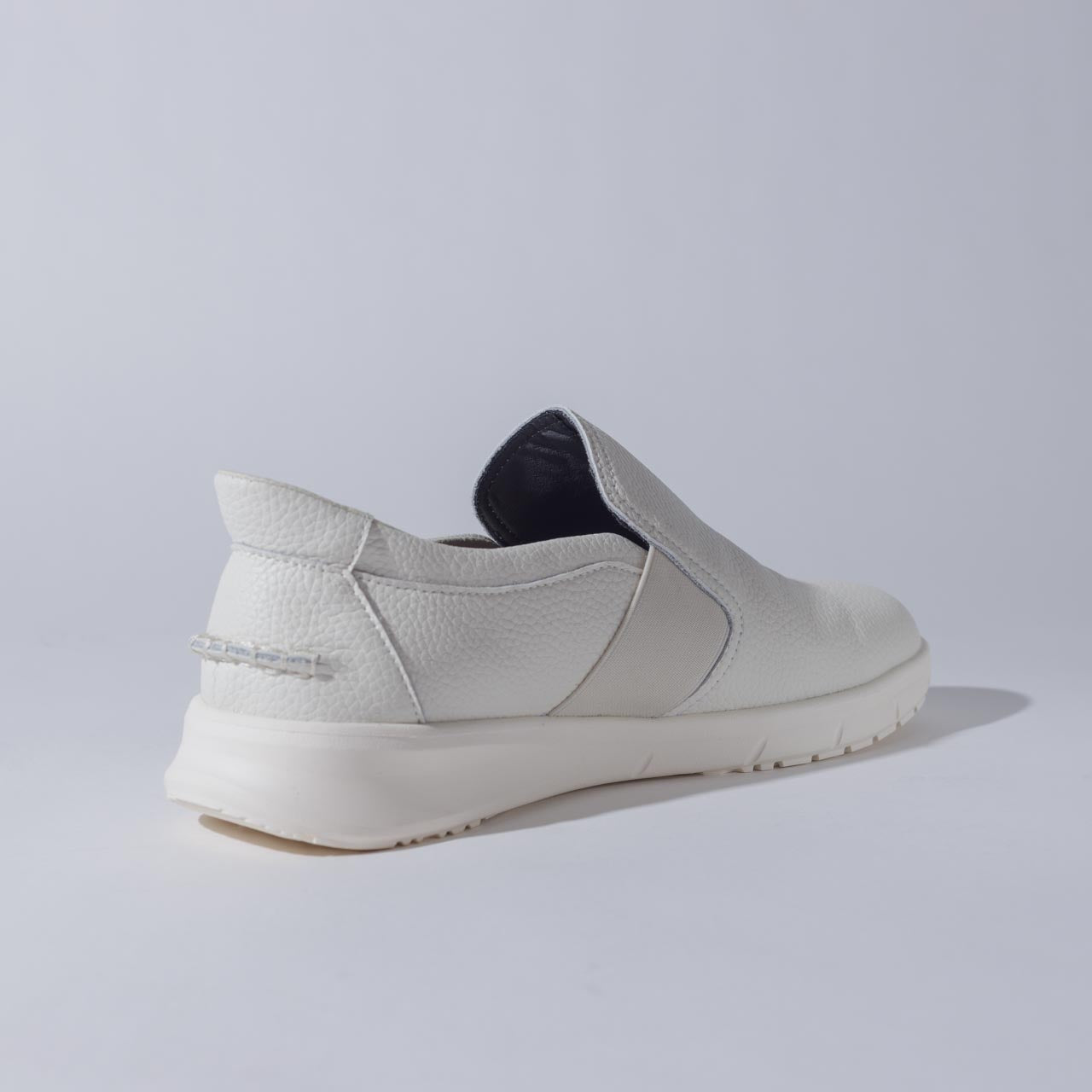 スリップインスニーカー oak White